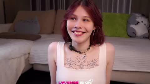 Snapshot of krissyhei chatting on June 2026 01:11:02 AM Sarah online show from June 2026 01:11:02 AM
