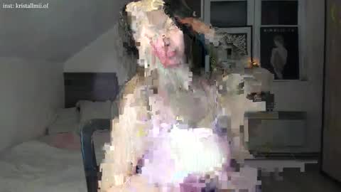 Snapshot of kristallmii_premium chatting on December 2025 08:16:02 PM kristallmii_premium online show from December 2025 08:16:02 PM