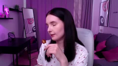 Snapshot of kristen_belll chatting on April 2026 01:33:01 AM Sophia online show from April 2026 01:33:01 AM