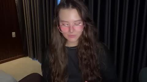 kristiekitty online show from May 2026 10:52:02 PM