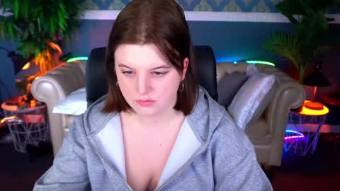 kristifoxy online show from April 2026 12:30:01 PM