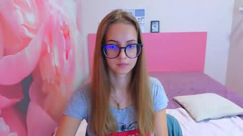 Kristina Adel online show from November 2025 08:14:02 AM