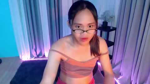 Snapshot of kristine_fox chatting on May 2026 05:18:02 PM kristine_fox online show from May 2026 05:18:02 PM