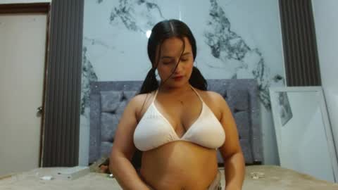 Snapshot of kristy_bennet1 chatting on May 2026 07:53:02 PM Kristy online show from May 2026 07:53:02 PM