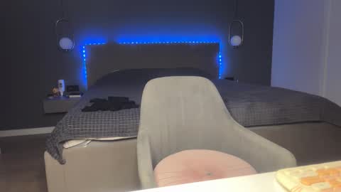 Kristi online show from December 2025 04:22:01 AM