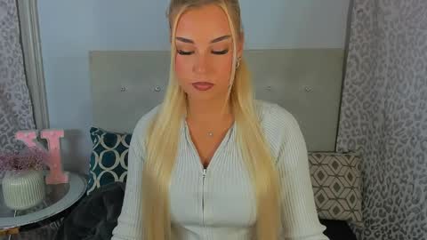 Snapshot of kristyflowers chatting on June 2026 02:21:02 PM KristyFlowers online show from June 2026 02:21:02 PM