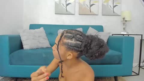 Cristina online show from October 2025 07:44:01 PM