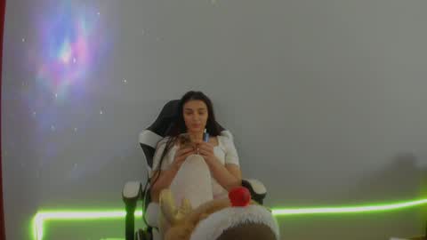 Mother of Dragons online show from February 2026 08:04:01 PM