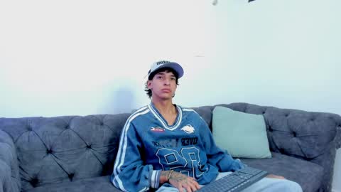 Kroy Wave  Muscle Tattoos Latino online show from May 2026 03:58:01 AM