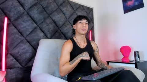 Snapshot of kroywave chatting on August 2026 03:08:02 AM Kroy Wave Muscle Tattoos Latino online show from August 2026 03:08:02 AM
