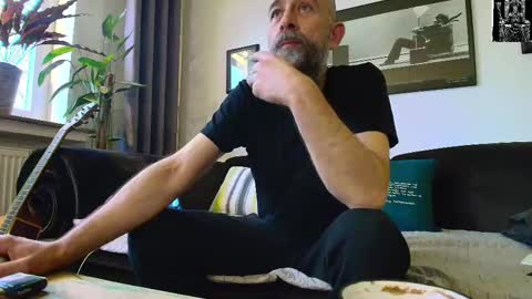 Snapshot of krummersaebel chatting on February 2025 04:31:02 PM krummersaebel online show from February 2025 04:31:02 PM