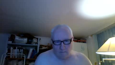 Snapshot of kukken18 chatting on May 2026 08:52:01 AM Kukken18 online show from May 2026 08:52:01 AM