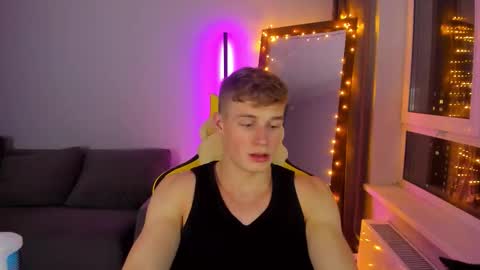 kurt_hanssen online show from November 2025 03:01:01 PM