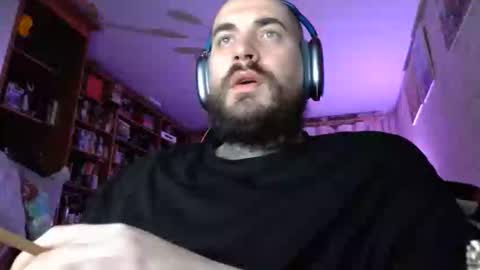 kuzmabig online show from November 2025 08:30:01 PM