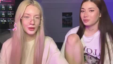 Bella and Alexandra online show from March 2026 08:56:02 PM