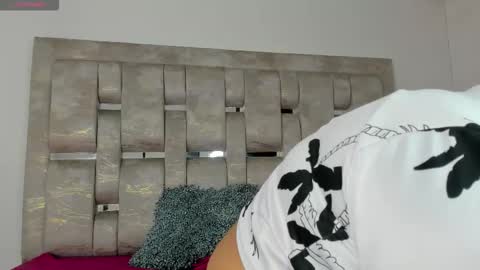 Kyara  online show from November 2025 12:18:01 PM