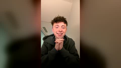 Snapshot of kyle_and_kam chatting on April 2026 03:54:01 PM Kyle and Kam online show from April 2026 03:54:01 PM