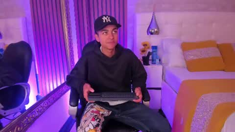Snapshot of kylepresly chatting on June 2026 04:13:01 AM Kyle online show from June 2026 04:13:01 AM