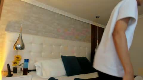 Snapshot of kylepresly chatting on June 2026 04:20:01 AM Kyle online show from June 2026 04:20:01 AM