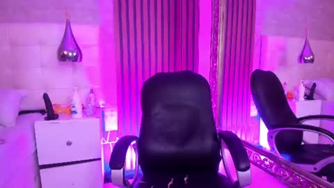 Snapshot of kylepresly chatting on July 2026 05:06:01 AM Kyle online show from July 2026 05:06:01 AM