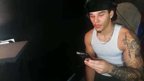 Snapshot of kylewhitedgs chatting on December 2024 04:03:02 AM KyleWhiteDGS online show from December 2024 04:03:02 AM
