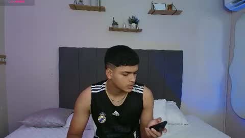 Kyliam online show from June 2026 07:38:02 PM