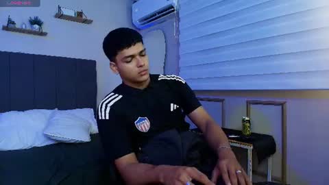 Kyliam online show from July 2026 01:23:01 AM