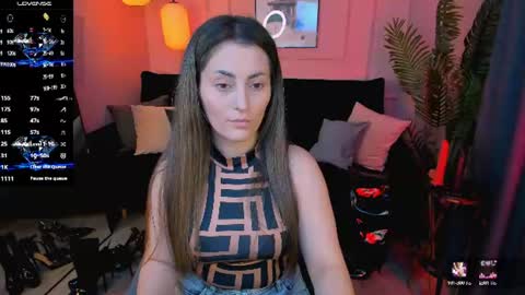 Snapshot of kylie_mellow chatting on June 2026 01:33:01 PM Kylie online show from June 2026 01:33:01 PM