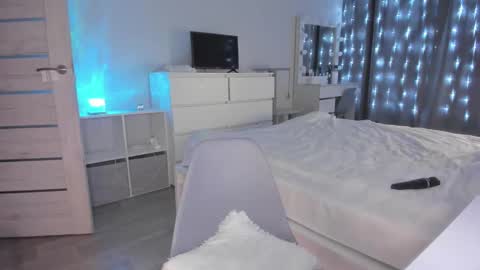 Ann online show from February 2025 09:05:02 PM