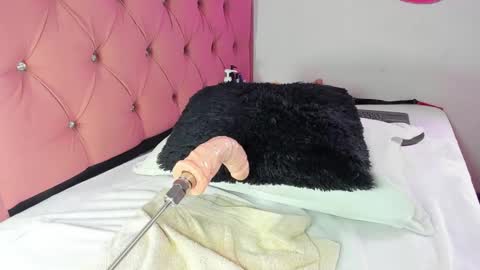 kylie Sttel online show from March 2025 04:22:01 PM