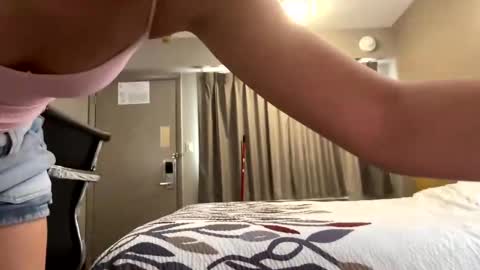 Kylie online show from September 2025 04:41:02 PM