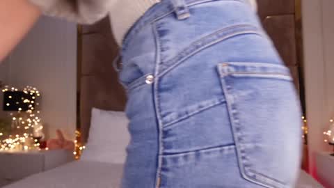 Kylie  online show from December 2024 05:33:02 AM