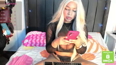 Snapshot of kyliewhiteboobs chatting on February 2025 07:49:01 PM kylie white boobs online show from February 2025 07:49:01 PM