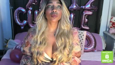 kylie white boobs online show from April 2026 08:01:02 PM