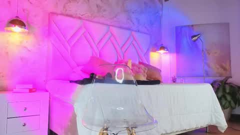 Snapshot of kylle_2050 chatting on November 2025 11:20:01 AM Kyle online show from November 2025 11:20:01 AM