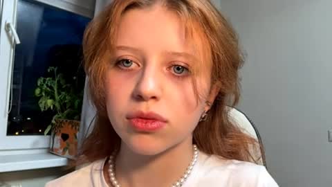 Snapshot of kyragraise chatting on May 2026 06:35:02 PM Kira online show from May 2026 06:35:02 PM