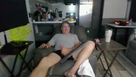 Snapshot of l8tniter chatting on October 2025 03:51:02 AM l8tniter online show from October 2025 03:51:02 AM