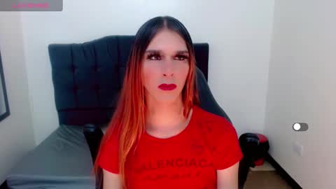 Snapshot of la_ratona_1 chatting on December 2024 09:28:01 PM AriSaray online show from December 2024 09:28:01 PM