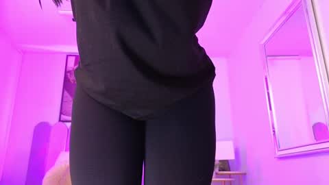 Snapshot of laady_brownn chatting on February 2025 11:28:02 AM Cris online show from February 2025 11:28:02 AM