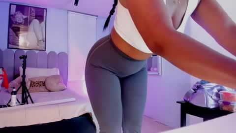 Snapshot of laady_brownn chatting on February 2025 11:32:02 AM Cris online show from February 2025 11:32:02 AM
