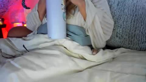 Lacey online show from June 2026 04:38:02 AM