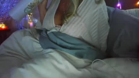 Lacey online show from August 2026 04:39:01 AM