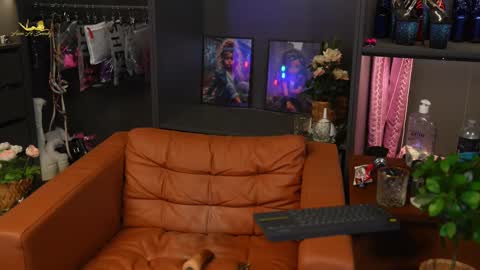 Latex Lacie online show from February 2025 05:15:01 PM