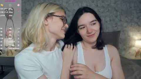 Violet and Isabel online show from July 2026 07:21:01 PM