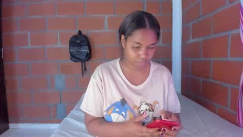 Snapshot of ladahear_ chatting on February 2025 07:16:02 PM Akyra online show from February 2025 07:16:02 PM