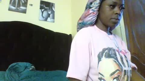 Snapshot of ladasha_montaz chatting on June 2026 06:08:01 AM ladasha online show from June 2026 06:08:01 AM