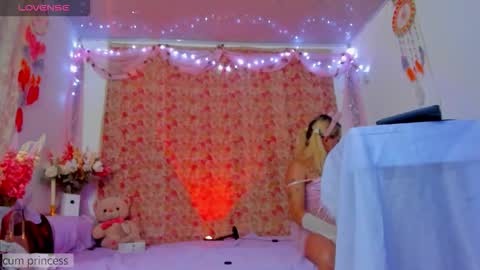 Laden And Juan online show from November 2025 11:15:01 PM