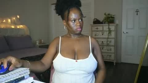 La Diosa Selene online show from July 2026 02:42:02 AM