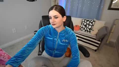 Anna online show from October 2025 12:00:02 AM