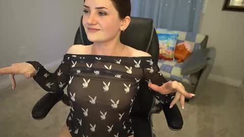 Anna online show from December 2025 01:22:02 AM